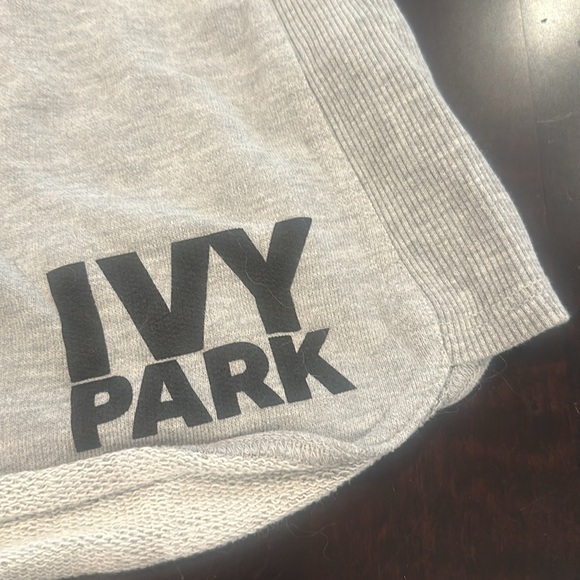 EUC Ivy Park athletic shorts size Large - Picture 4 of 4